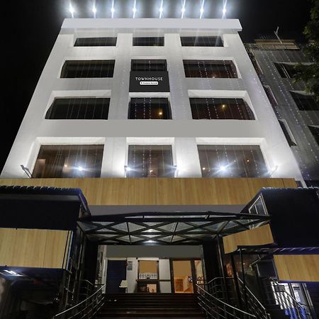 Townhouse Eluru Hotel Exterior photo