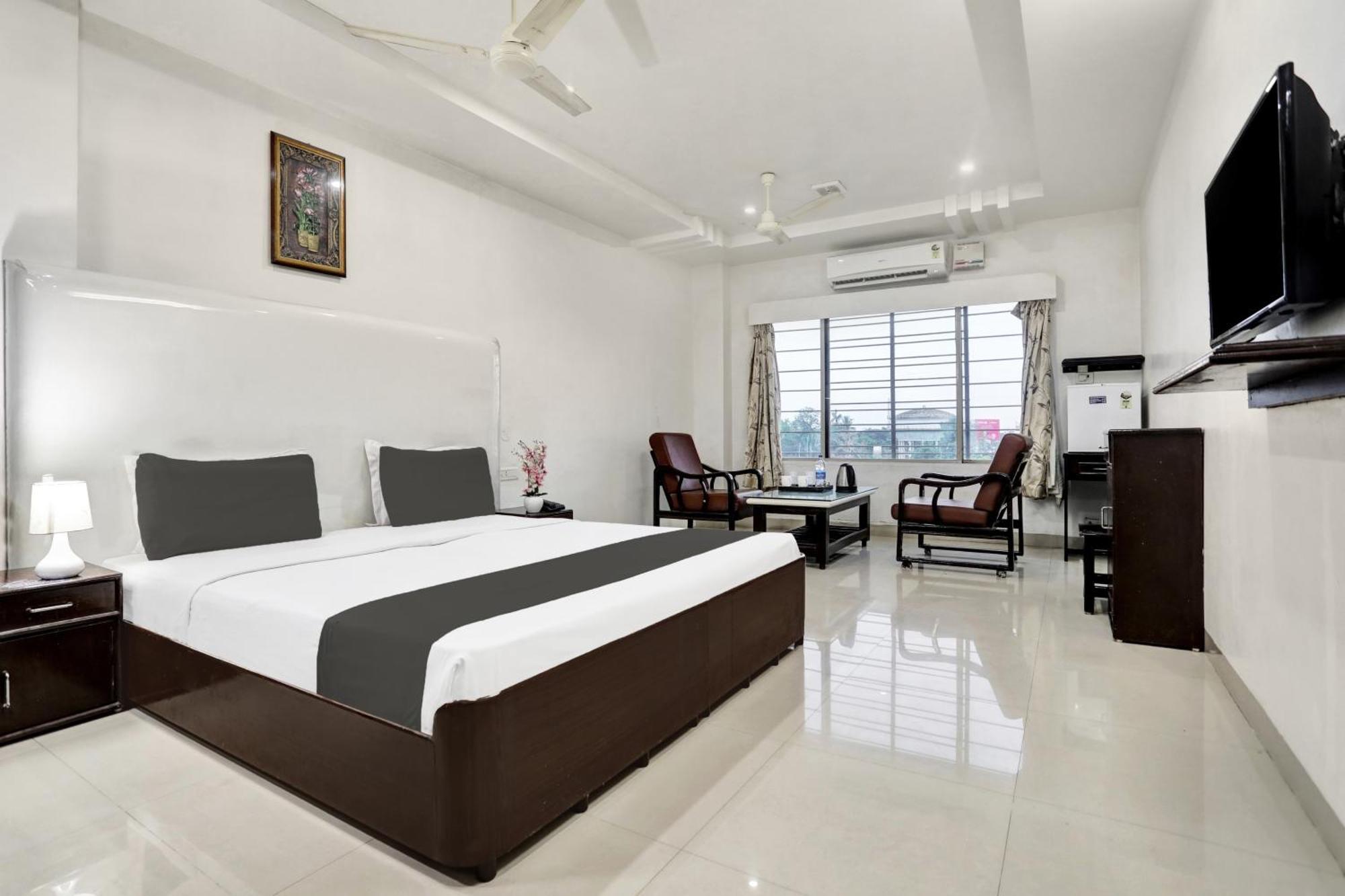 Townhouse Eluru Hotel Exterior photo