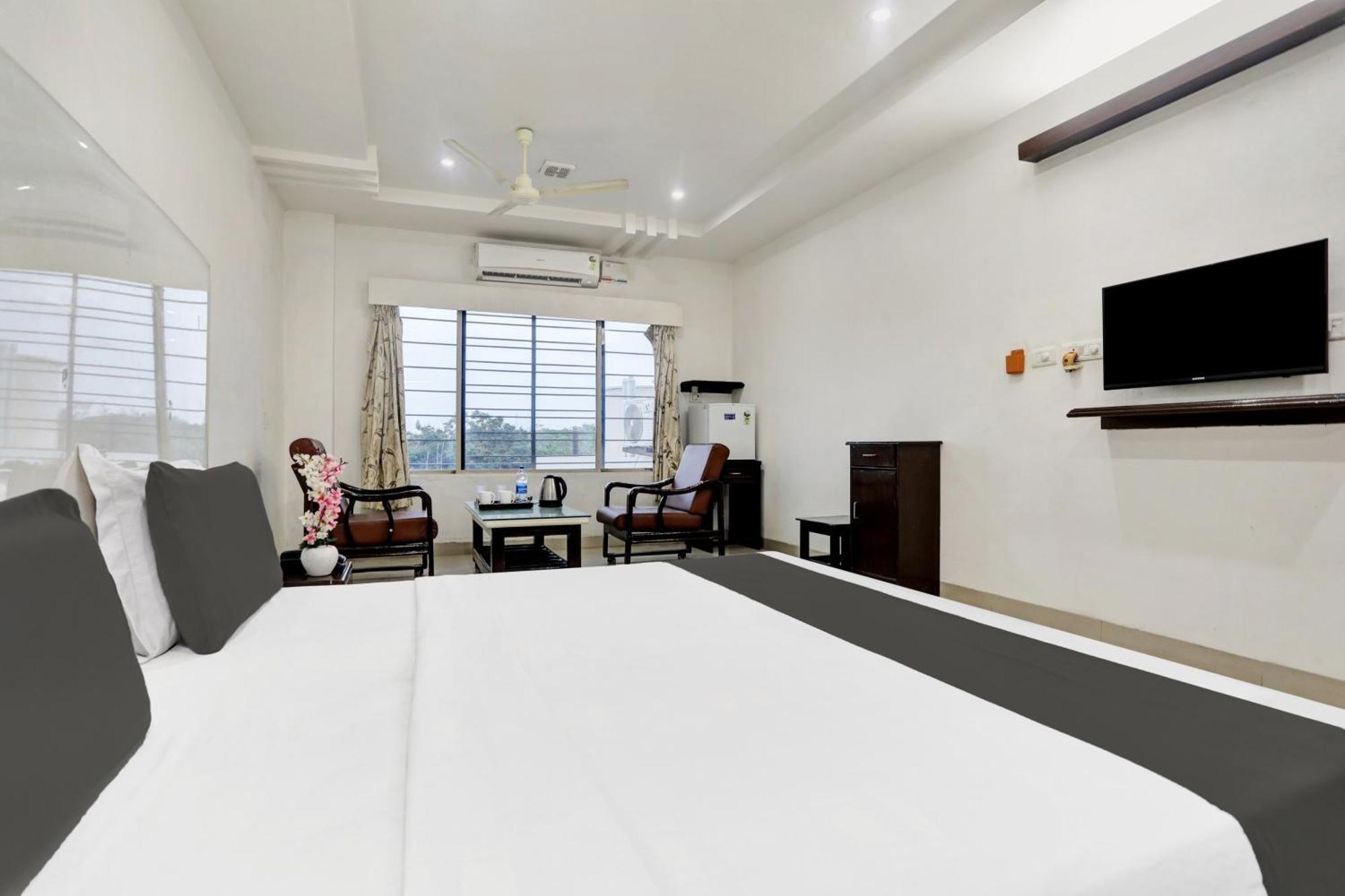 Townhouse Eluru Hotel Exterior photo