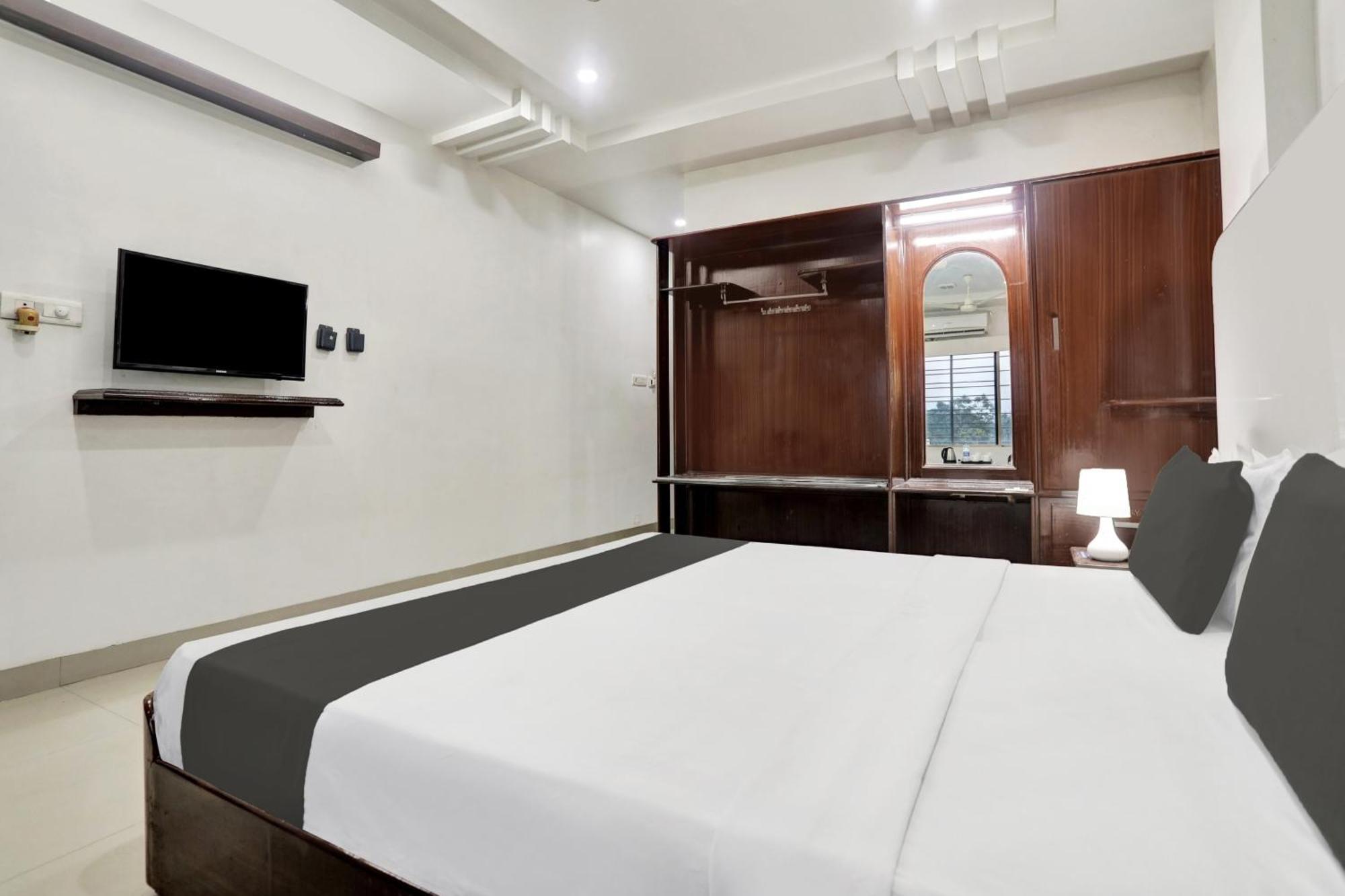 Townhouse Eluru Hotel Exterior photo