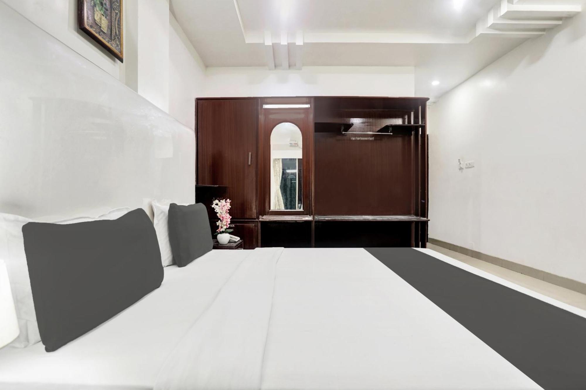 Townhouse Eluru Hotel Exterior photo