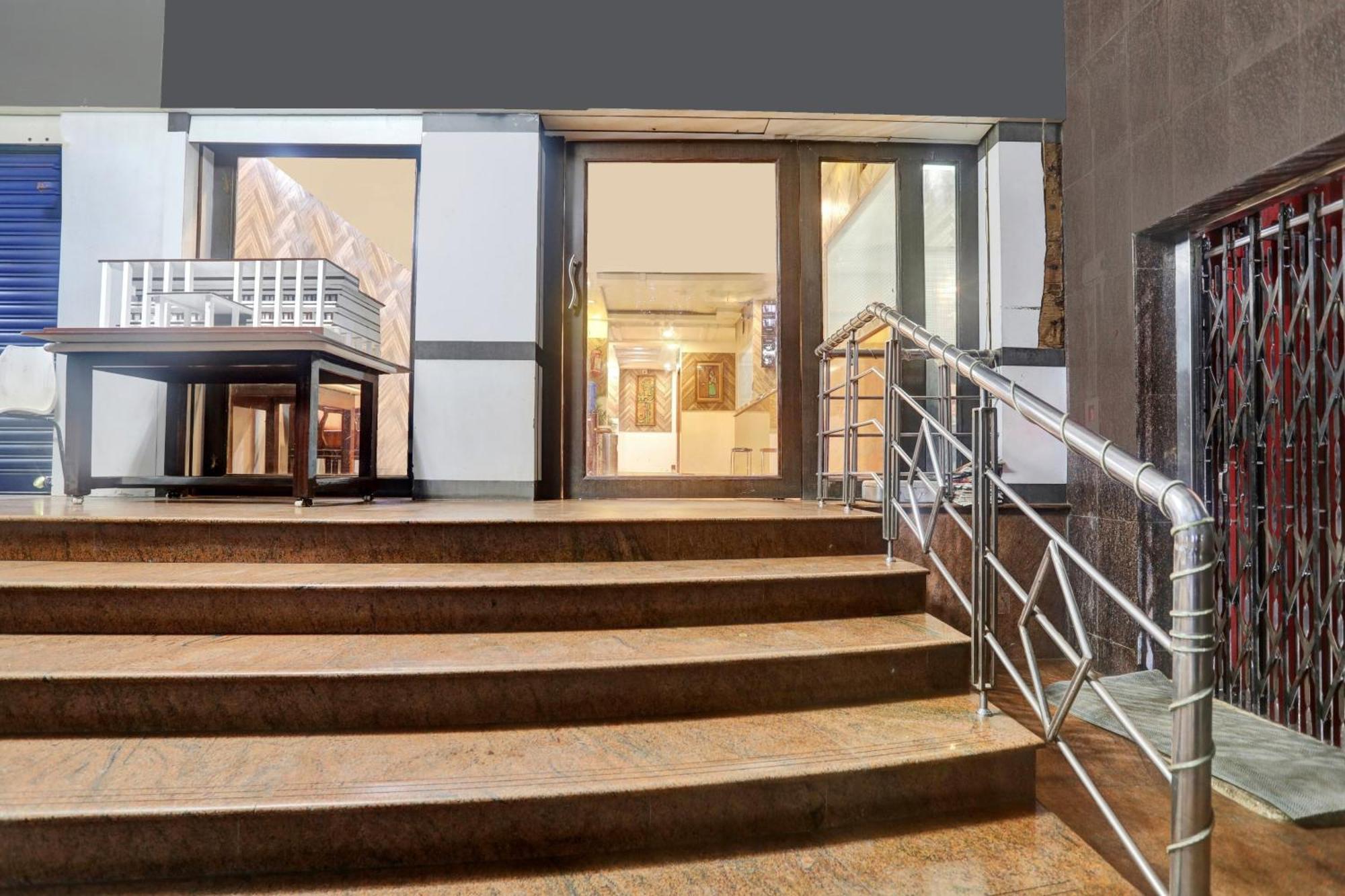 Townhouse Eluru Hotel Exterior photo