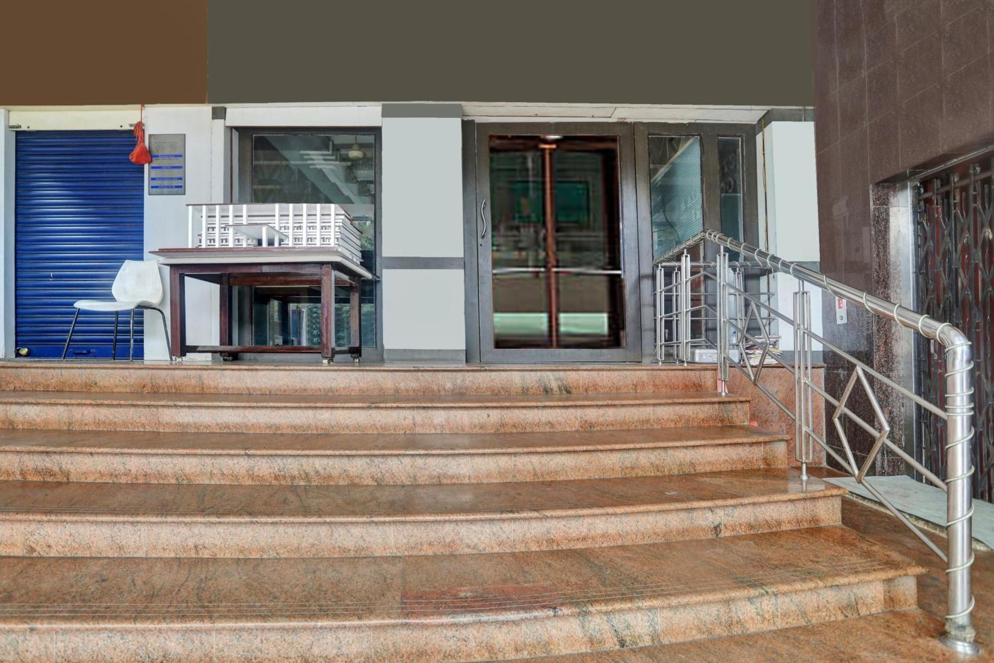 Townhouse Eluru Hotel Exterior photo