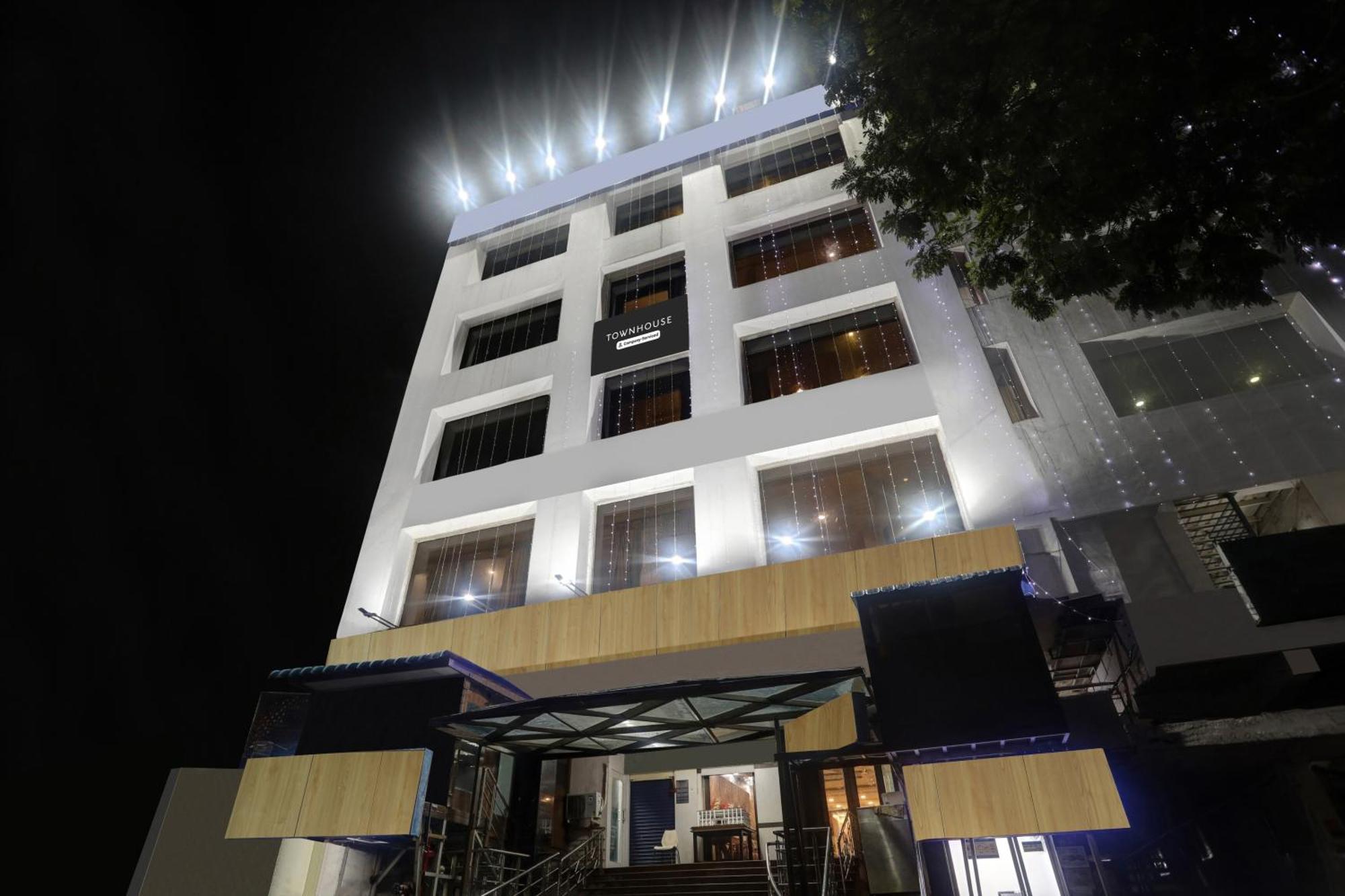 Townhouse Eluru Hotel Exterior photo